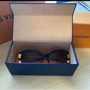 Louis Vuitton LV Petit soupçon Cat Eye Sunglasses